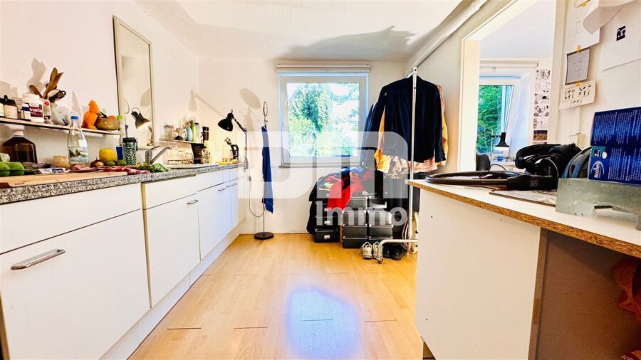 Einfamilienhaus im Bungalow-Stil + Nutzflächen / Pool / Terrasse auf riesigem Traumgrundstück - Souterrain Einliegerbereich 2 Küche